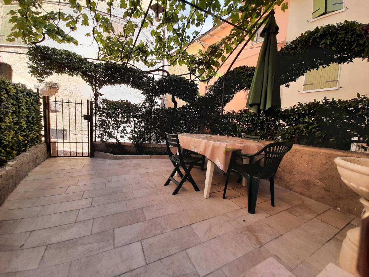 Villa Casa Angelo Torri Del Benaco Exterior foto